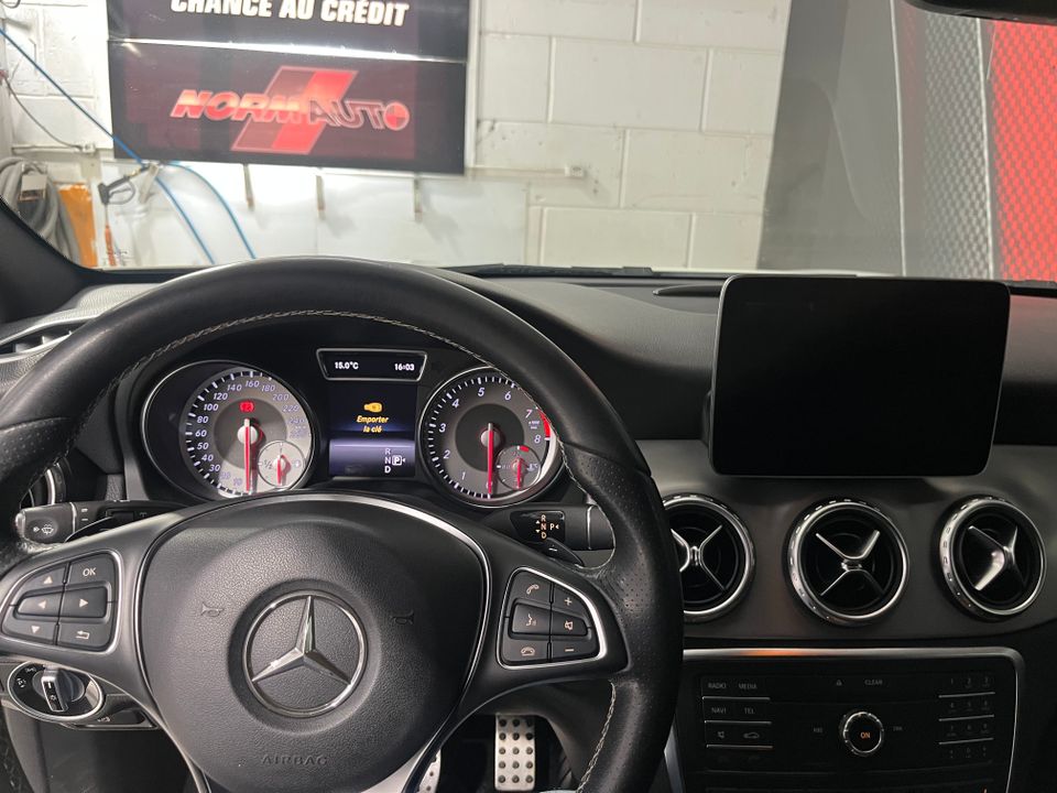 Mercedes-Benz GLA 250 2017 - Image 13