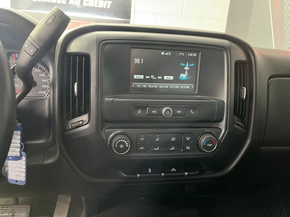 GMC Sierra 1500 2018 - Image 17