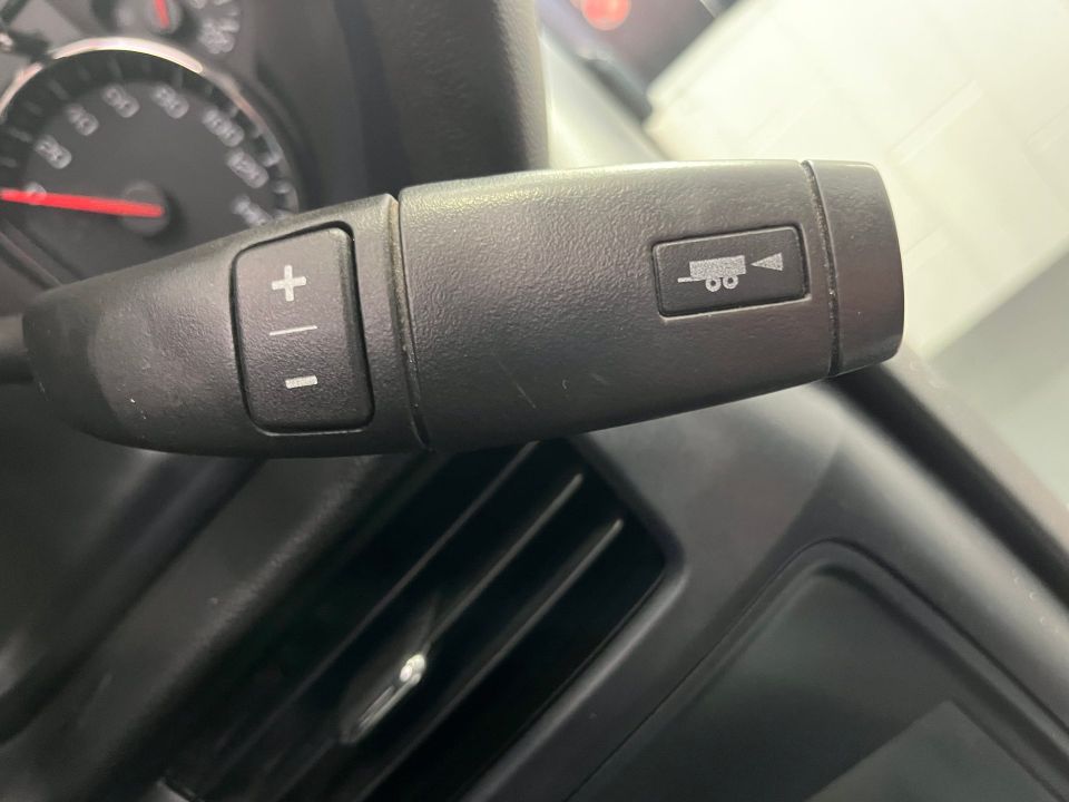 GMC Sierra 1500 2018 - Image 18