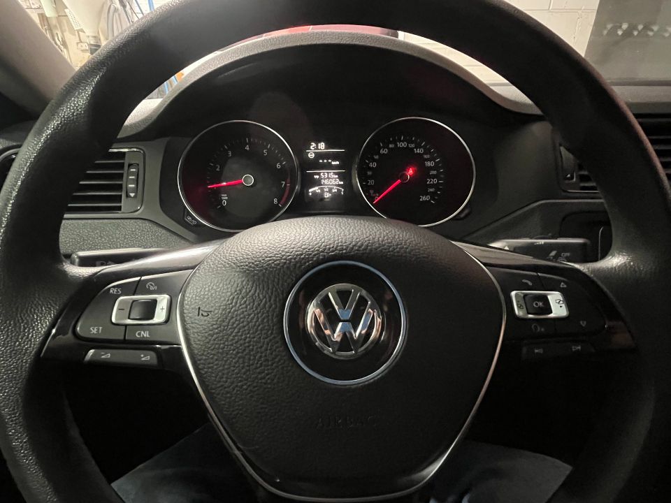 Volkswagen Jetta 2015 - Image 17