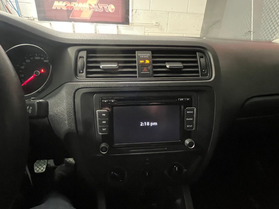 Volkswagen Jetta 2015 - Image 18