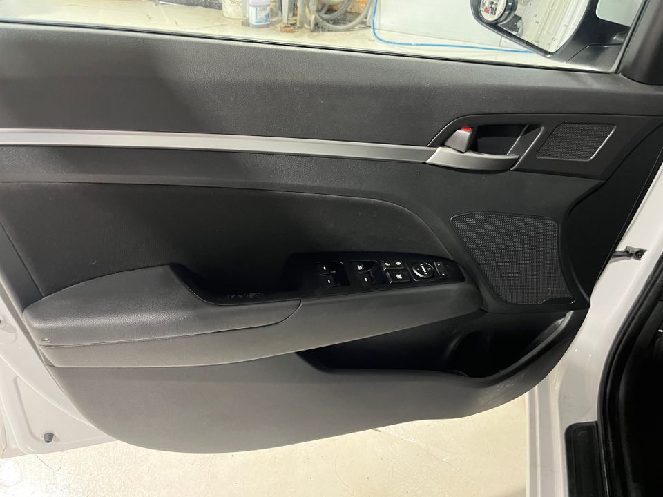 Hyundai Elantra 2020 - Image 9