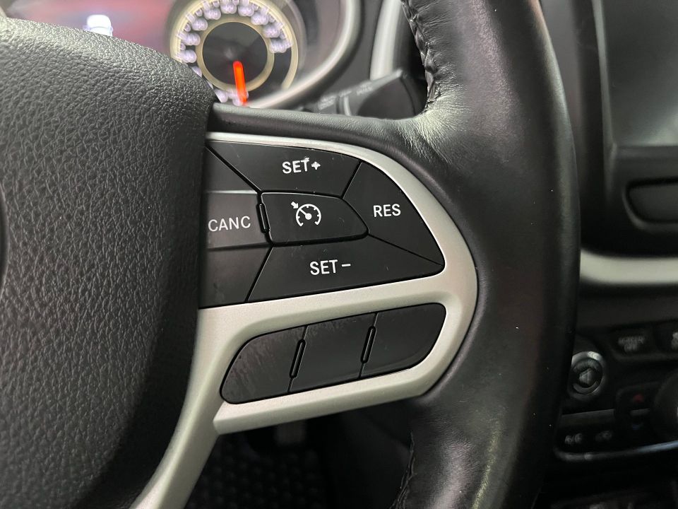 Jeep Cherokee 2017 - Image 18