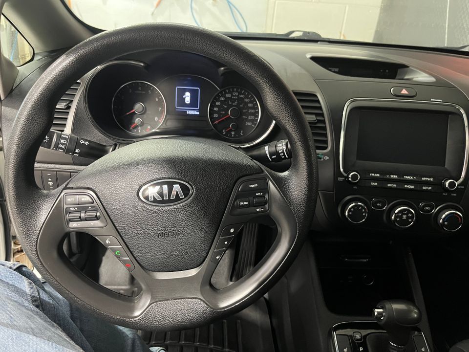 Kia Forte 2018 - Image 15