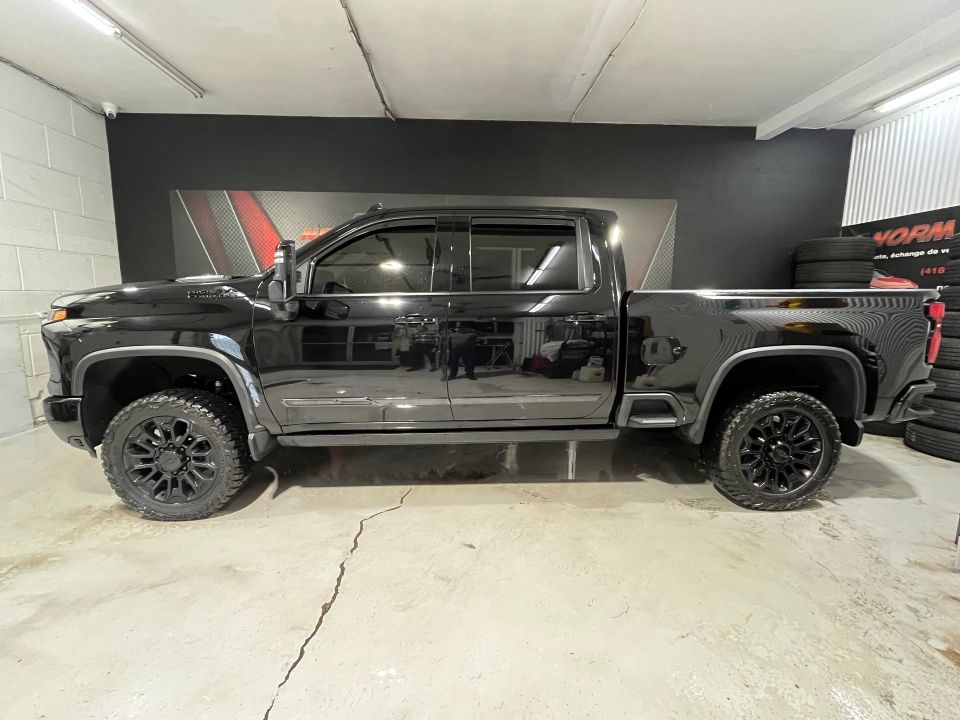 Chevrolet Silverado 2500HD 2024 - Image 1